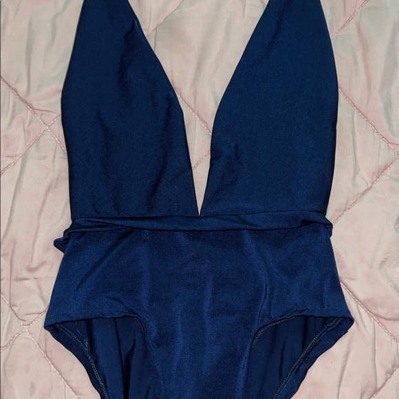 2 pc set bodysuit & skirt - Picture 3 of 5